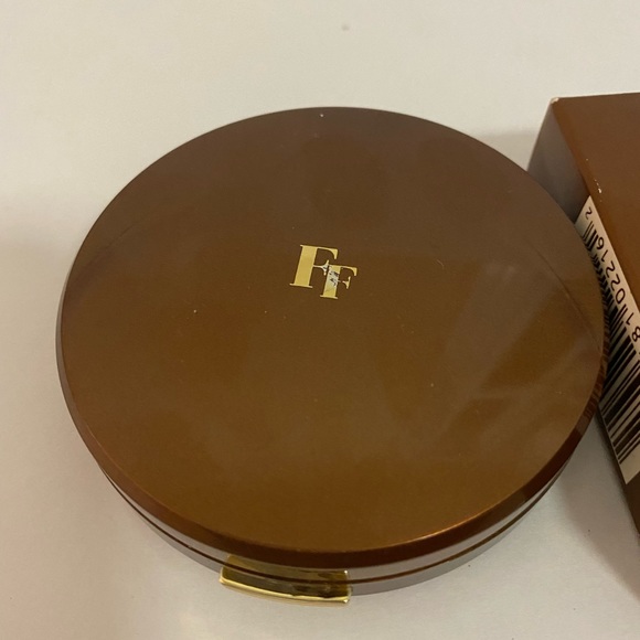 Fashion fair True finish powder make up SP 15 sunscreen. FF4 - Picture 4 of 5